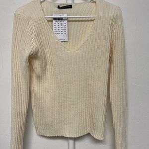 Brandy Melville Sweater NWOT
